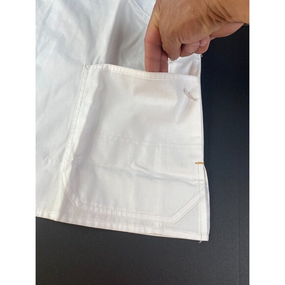 Carhartt scrub top Women's size Large White V Neck pockets front New - Picture 11 of 13